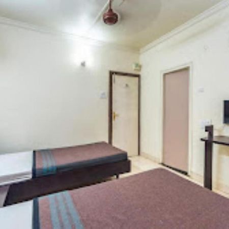Hotel Abhishek ,Nashik Exterior photo