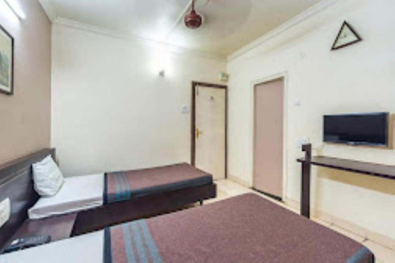 Hotel Abhishek ,Nashik Exterior photo